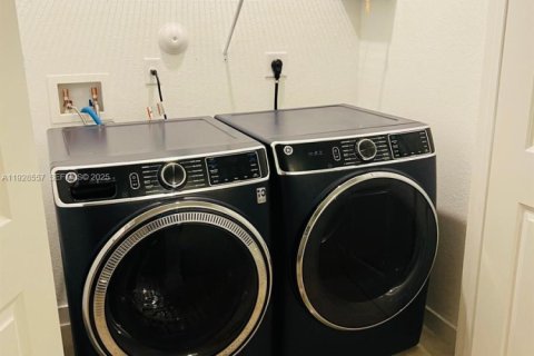 Touwnhouse à louer à Florida City, Floride: 3 chambres, 136.19 m2 № 1989143 - photo 21