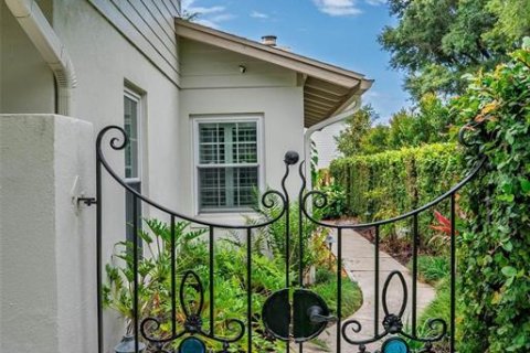 House in Orlando, Florida 3 bedrooms, 222.41 sq.m. № 1775370 - photo 4