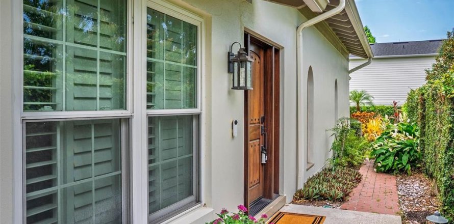 House in Orlando, Florida 3 bedrooms, 222.41 sq.m. № 1775370