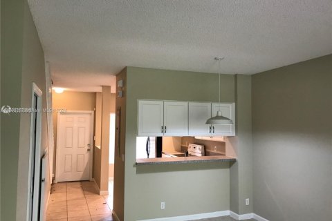 Townhouse in West Palm Beach, Florida 2 bedrooms, 102.56 sq.m. № 1694104 - photo 3