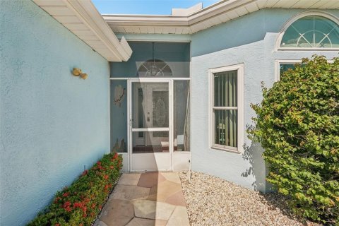 Villa ou maison à vendre à Sun City Center, Floride: 3 chambres, 184.88 m2 № 2428848 - photo 2