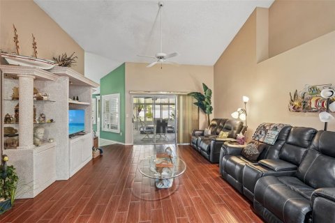 Villa ou maison à vendre à Sun City Center, Floride: 3 chambres, 184.88 m2 № 2428848 - photo 3