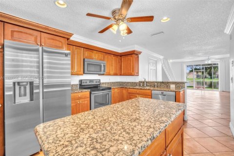 Снять в аренду таунхаус в Уэстон, Флорида 3 спальни, 135.27м2, № 1988181 - фото 13