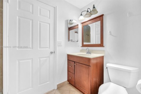 Снять в аренду таунхаус в Уэстон, Флорида 3 спальни, 135.27м2, № 1988181 - фото 19