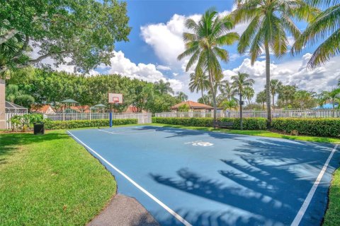 Снять в аренду таунхаус в Уэстон, Флорида 3 спальни, 135.27м2, № 1988181 - фото 27