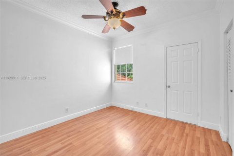 Снять в аренду таунхаус в Уэстон, Флорида 3 спальни, 135.27м2, № 1988181 - фото 17