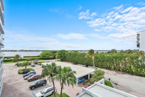 Copropriété à vendre à Palm Beach, Floride: 1 chambre, 85.84 m2 № 2180228 - photo 16