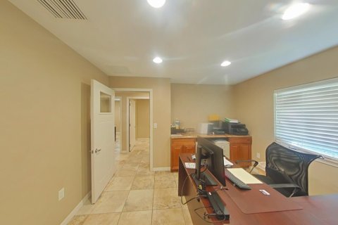 Commercial property in Okeechobee, Florida № 2083573 - photo 16