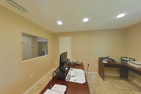 Commercial property in Okeechobee, Florida № 2083573 - photo 24
