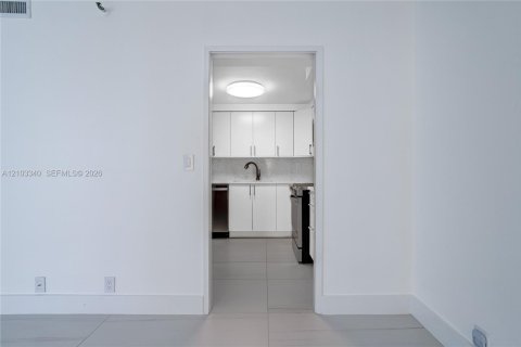 Copropriété à louer à Miami, Floride: 1 chambre, 90.49 m2 № 2407170 - photo 9