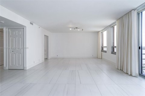 Copropriété à louer à Miami, Floride: 1 chambre, 90.49 m2 № 2407170 - photo 3