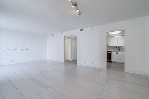 Copropriété à louer à Miami, Floride: 1 chambre, 90.49 m2 № 2407170 - photo 6