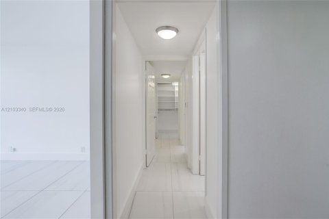 Copropriété à louer à Miami, Floride: 1 chambre, 90.49 m2 № 2407170 - photo 18