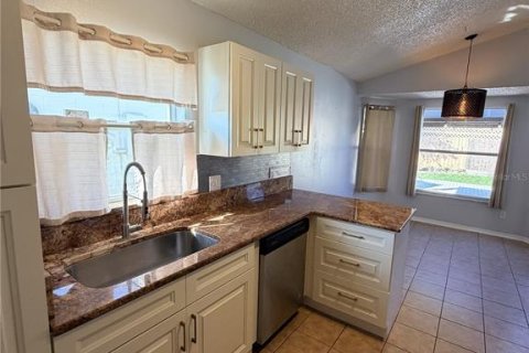 Villa ou maison à louer à Orlando, Floride: 3 chambres, 118.36 m2 № 2415462 - photo 6