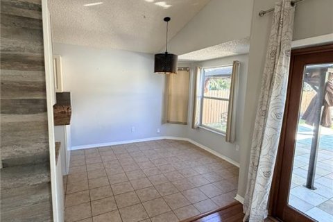 Villa ou maison à louer à Orlando, Floride: 3 chambres, 118.36 m2 № 2415462 - photo 3