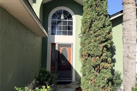 Villa ou maison à louer à Orlando, Floride: 3 chambres, 118.36 m2 № 2415462 - photo 2