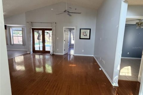 Villa ou maison à louer à Orlando, Floride: 3 chambres, 118.36 m2 № 2415462 - photo 4