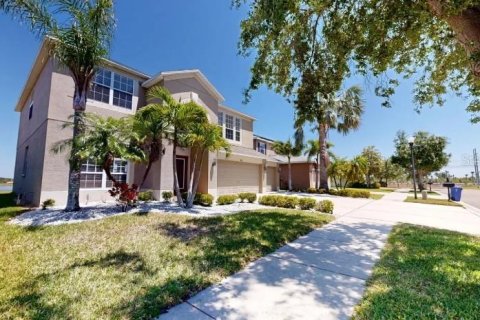 House in Ruskin, Florida 5 bedrooms, 231.33 sq.m. № 2231324 - photo 5