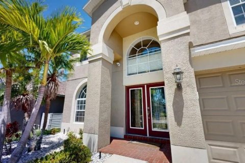 House in Ruskin, Florida 5 bedrooms, 231.33 sq.m. № 2231324 - photo 4