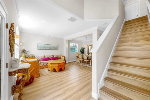 House in Ruskin, Florida 5 bedrooms, 231.33 sq.m. № 2231324 - photo 8