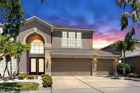 House in Ruskin, Florida 5 bedrooms, 231.33 sq.m. № 2231324 - photo 2