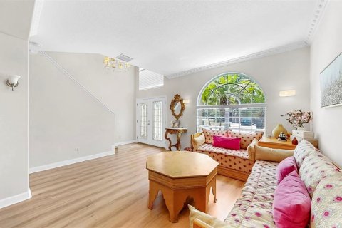House in Ruskin, Florida 5 bedrooms, 231.33 sq.m. № 2231324 - photo 11
