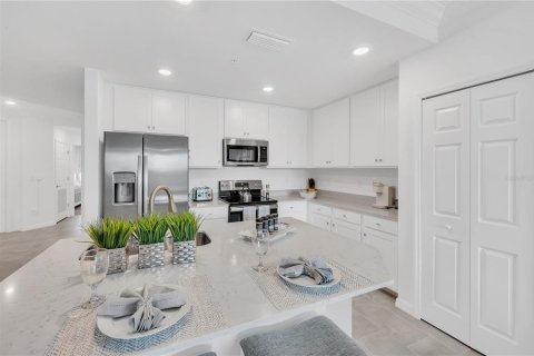 Condo in Lakewood Ranch, Florida, 3 bedrooms in LAKEWOOD NATIONAL  № 2205116 - photo 7