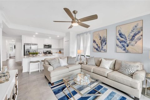 Condo in Lakewood Ranch, Florida, 3 bedrooms in LAKEWOOD NATIONAL  № 2205116 - photo 5
