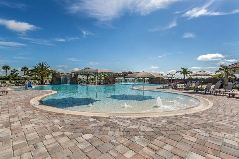 Condo in Lakewood Ranch, Florida, 3 bedrooms in LAKEWOOD NATIONAL  № 2205116 - photo 26