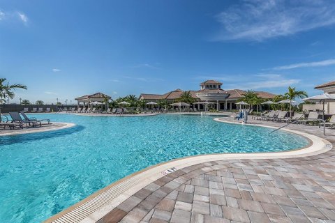 Condo in Lakewood Ranch, Florida, 3 bedrooms in LAKEWOOD NATIONAL  № 2205116 - photo 27