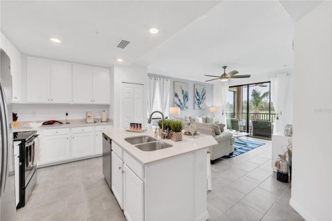 Condo in Lakewood Ranch, Florida, 3 bedrooms in LAKEWOOD NATIONAL  № 2205116 - photo 6