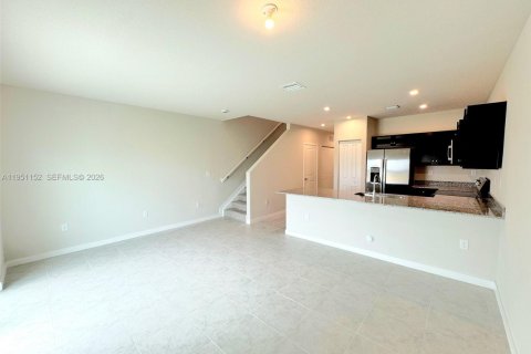 Townhouse in Florida City, Florida 3 bedrooms, 133.78 sq.m. № 2007214 - photo 6