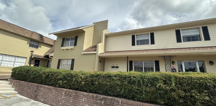 Apartment in Winter Haven, Florida 2 bedrooms, 92.9 sq.m. № 1837228