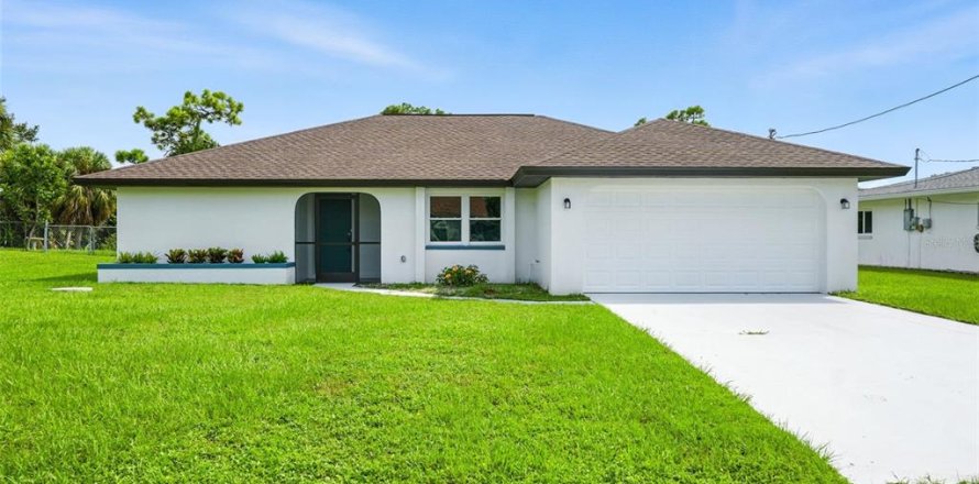 House in Port Charlotte, Florida 2 bedrooms, 120.59 sq.m. № 1911633