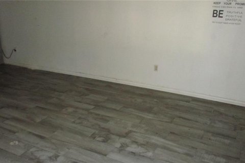 Townhouse in Tampa, Florida 3 bedrooms, 120.96 sq.m. № 1570617 - photo 2
