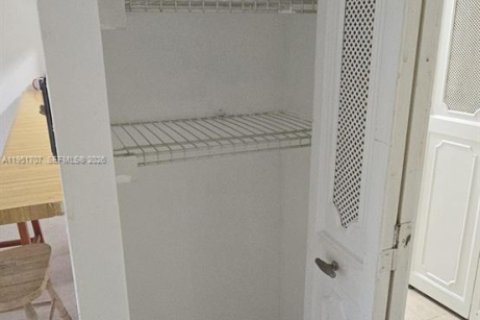 Снять в аренду кондоминиум в Лодерхилл, Флорида 1 спальня, 39.02м2, № 2006130 - фото 9