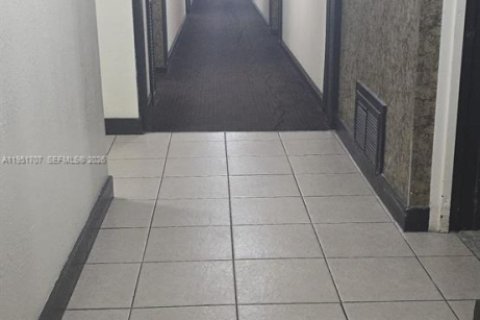 Снять в аренду кондоминиум в Лодерхилл, Флорида 1 спальня, 39.02м2, № 2006130 - фото 28