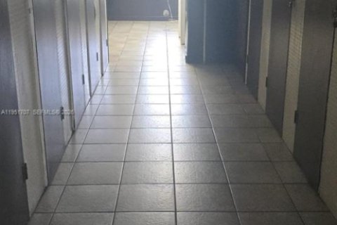 Снять в аренду кондоминиум в Лодерхилл, Флорида 1 спальня, 39.02м2, № 2006130 - фото 23