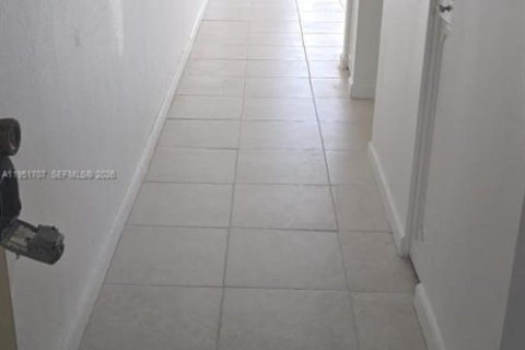 Снять в аренду кондоминиум в Лодерхилл, Флорида 1 спальня, 39.02м2, № 2006130 - фото 3