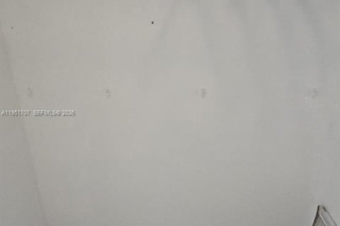 Снять в аренду кондоминиум в Лодерхилл, Флорида 1 спальня, 39.02м2, № 2006130 - фото 8