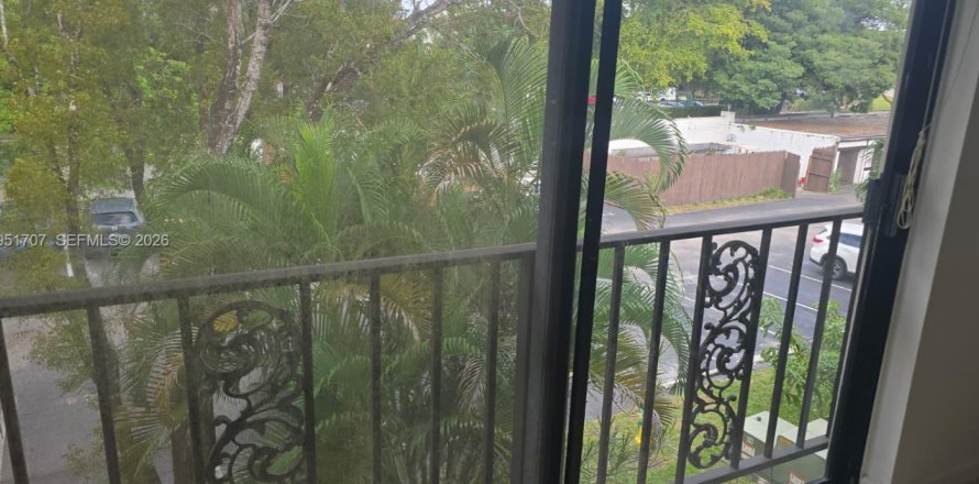 Кондоминиум с 1 спальней в Лодерхилл, Флорида № 2006130