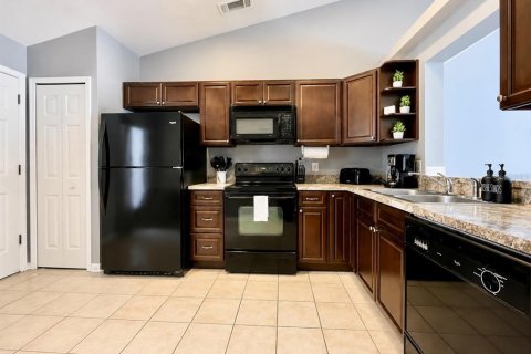 Villa ou maison à louer à Davenport, Floride: 3 chambres, 115.01 m2 № 2166866 - photo 2