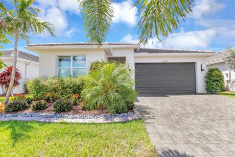 House in Port St. Lucie, Florida 3 bedrooms, 162.58 sq.m. № 1828238 - photo 1