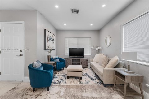 Villa ou maison à louer à Hollywood, Floride: 4 chambres, 118.64 m2 № 1840852 - photo 6