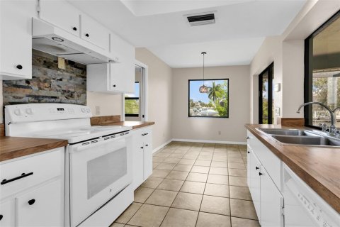 Casa en venta en Punta Gorda, Florida, 3 dormitorios, 170.01 m2 № 2235581 - foto 6