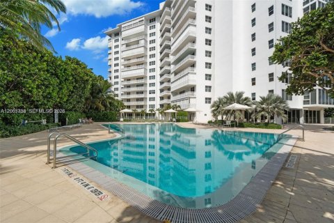 Condo in Key Biscayne, Florida, 4 bedrooms  № 2171798 - photo 27