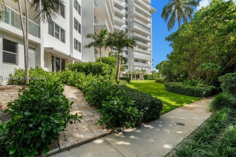Condo in Key Biscayne, Florida, 4 bedrooms  № 2171798 - photo 22