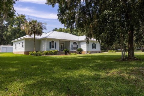 House in Waldo, Florida 4 bedrooms, 253.9 sq.m. № 1866184 - photo 1