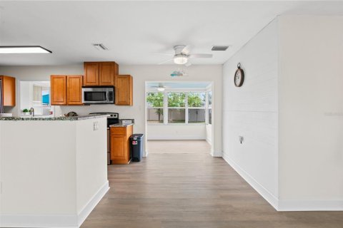 Casa en venta en Port Charlotte, Florida, 2 dormitorios, 78.41 m2 № 1903859 - foto 3