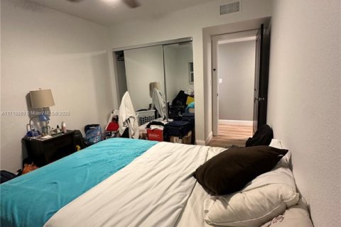 Condominio en venta en Pembroke Park, Florida, 3 dormitorios, 79.9 m2 № 1965023 - foto 14